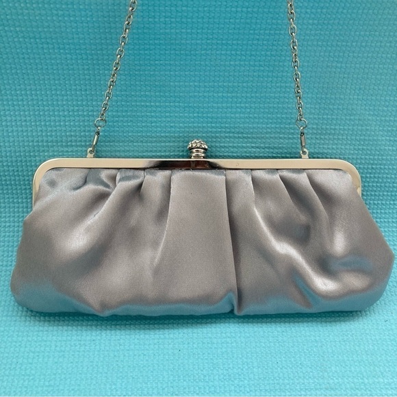 Lulu Townsend Clutch Silver Front sequins with decorative clasp. 10”x 5” - Picture 2 of 10